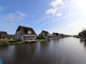 Beautiful, luxury villa with sauna, on Tjeukemeer